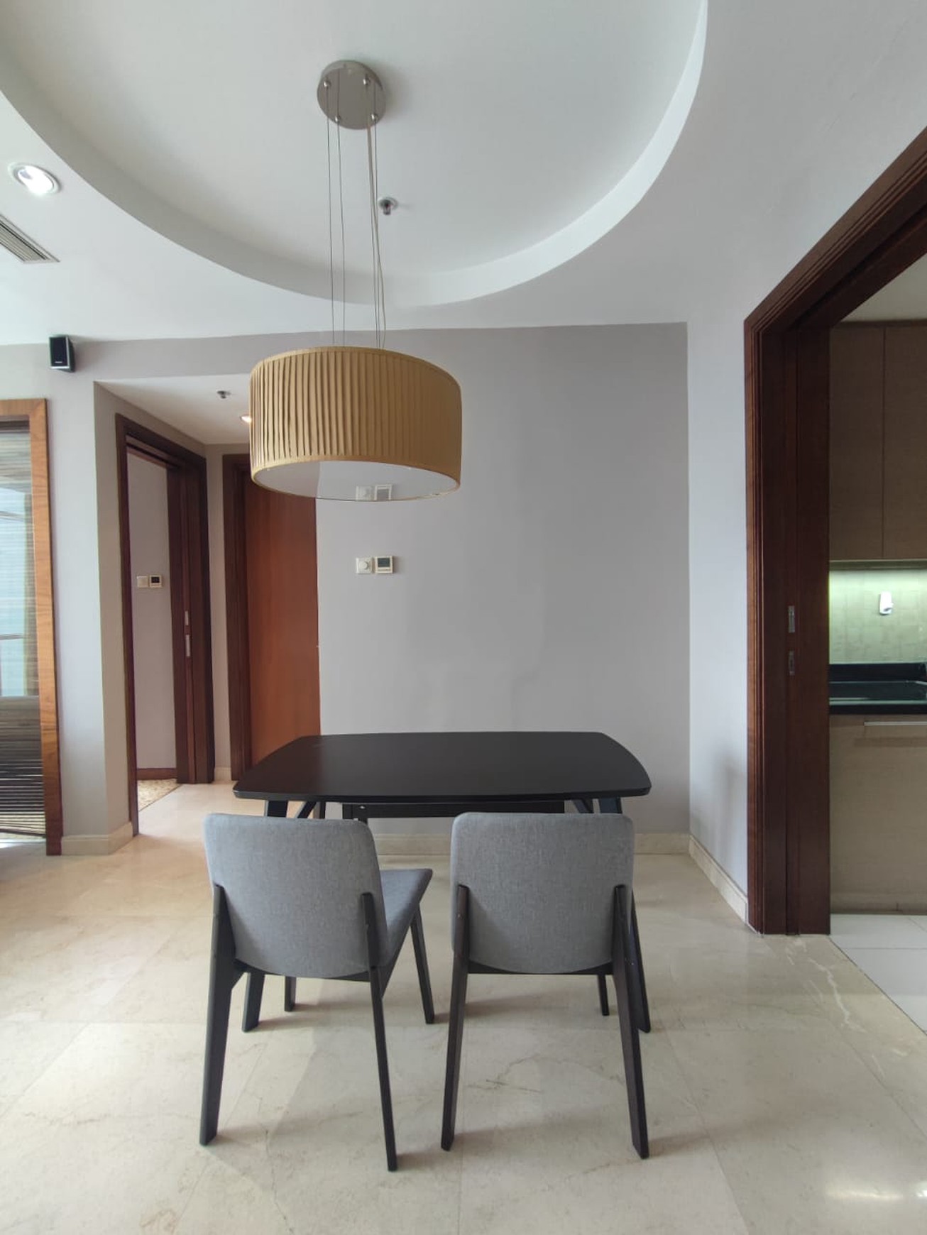 Dijual Unit Eksklusif Apartemen Oakwood Mega Kuningan 96m Lokasi Strategis.