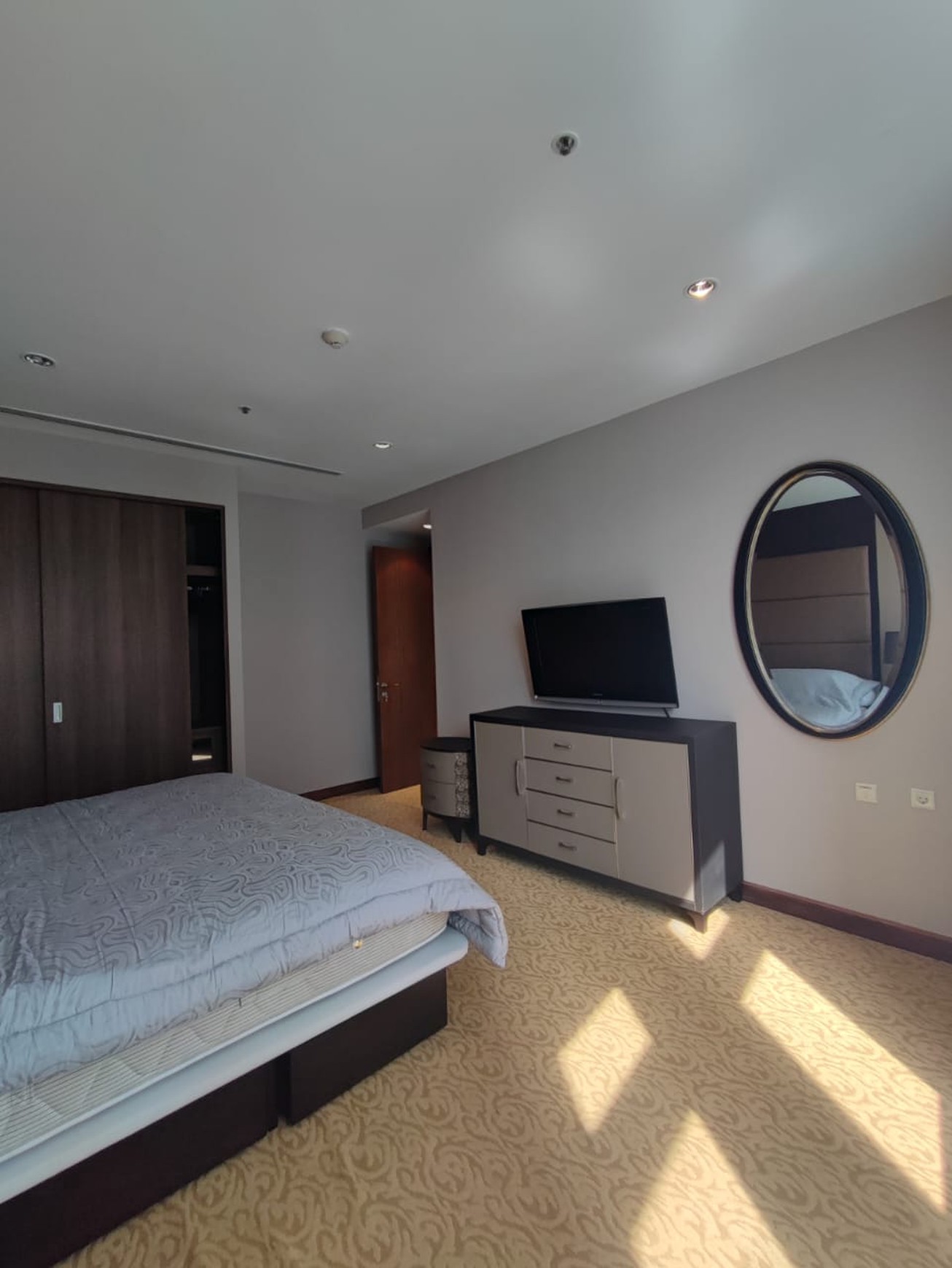 Dijual Unit Eksklusif Apartemen Oakwood Mega Kuningan 96m Lokasi Strategis.