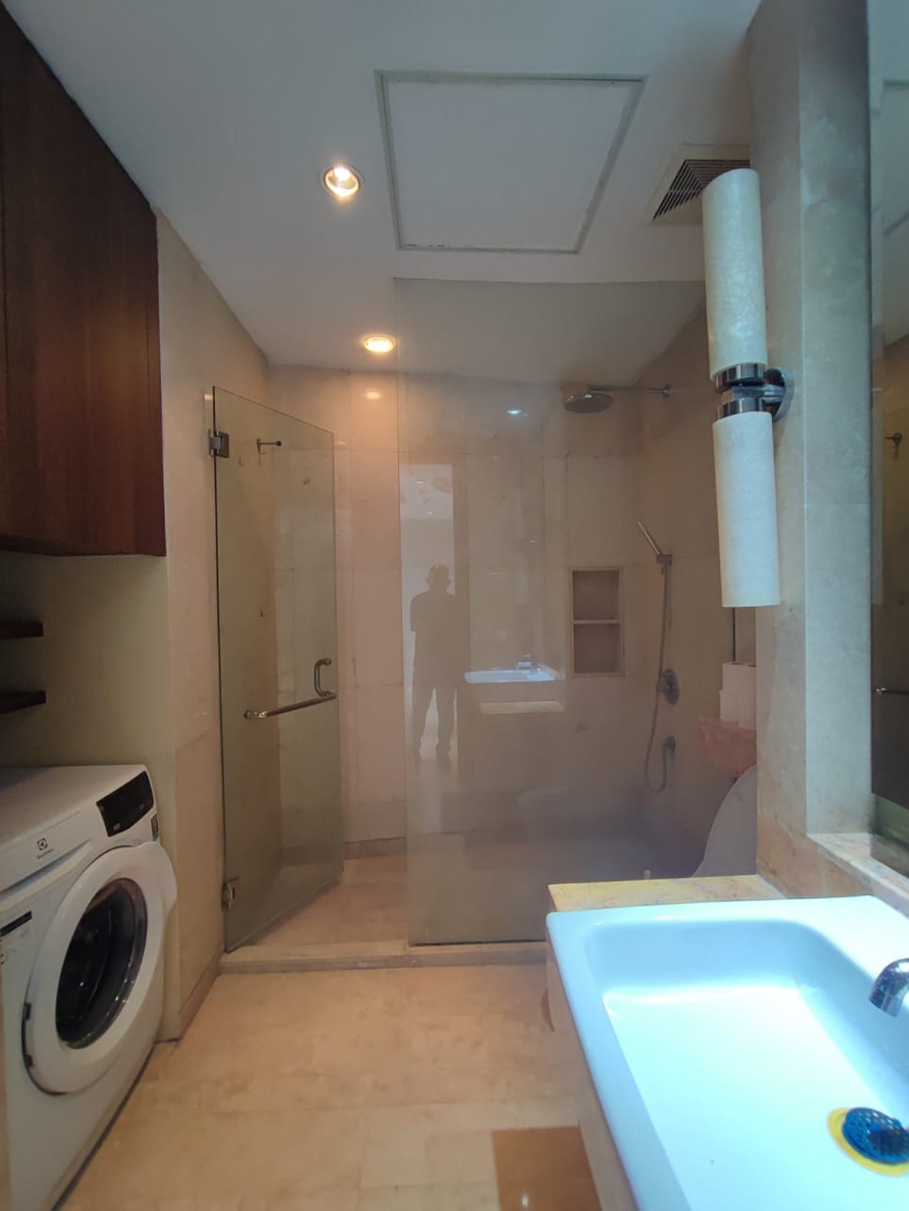 Dijual Unit Eksklusif Apartemen Oakwood Mega Kuningan 96m Lokasi Strategis.