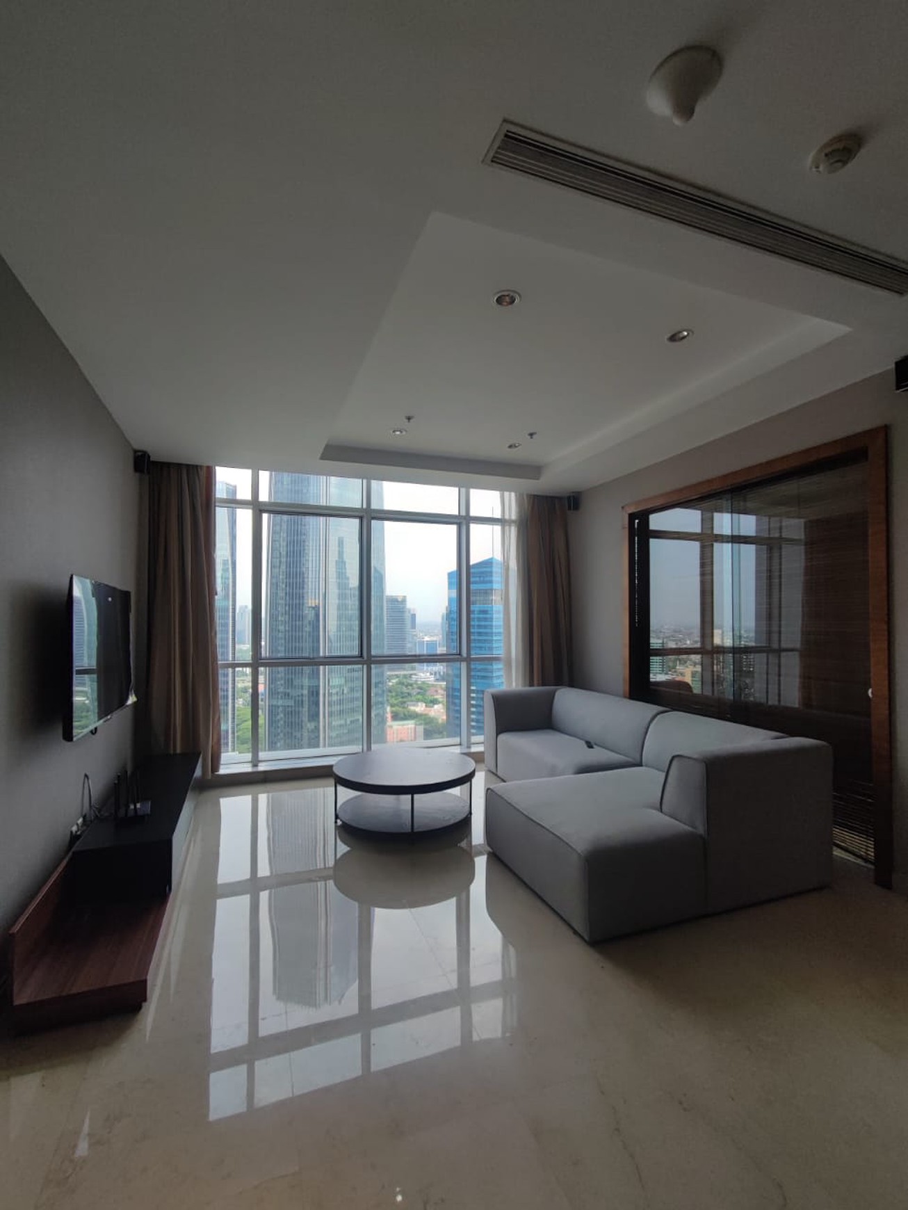 Dijual Unit Eksklusif Apartemen Oakwood Mega Kuningan 96m Lokasi Strategis.