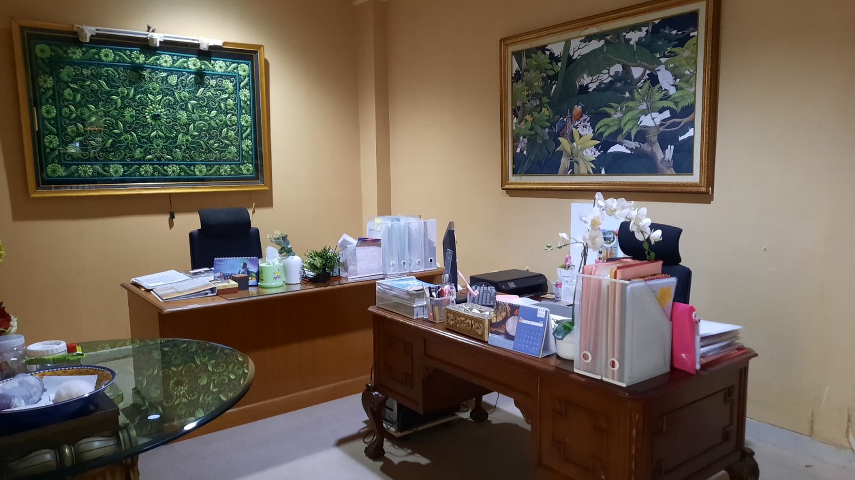 DISEWA RUKO 4 LANTAI + ROOFTOP KONDISI SIAP SEWA, BISA DI SEWA PER TAHUN atau PERLANTAI MINIMUM SEWA PER 6 BULAN.