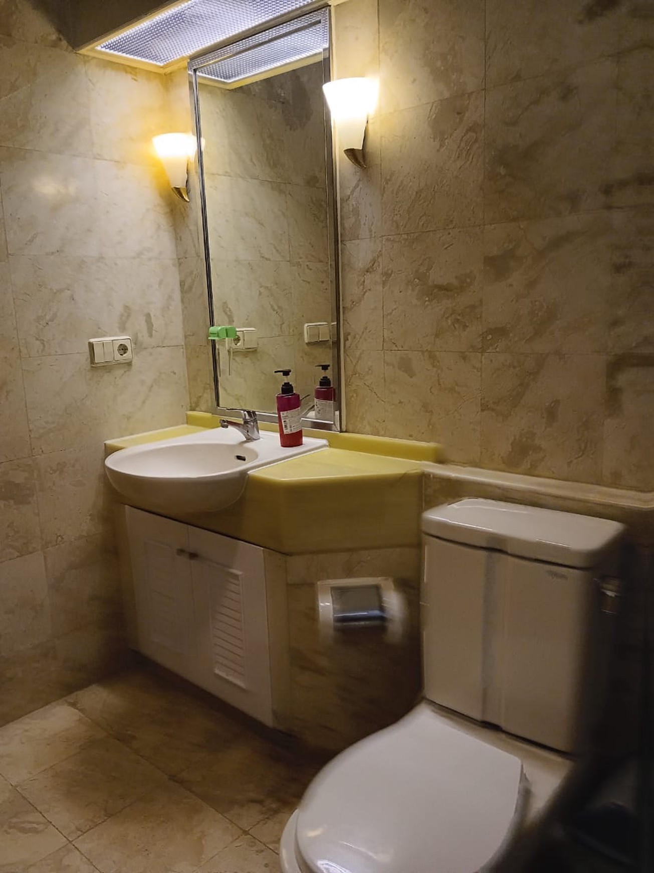 Disewa Apartemen Park Royale, Gatot Subroto, Bendungan Hilir, Jakarta Pusat