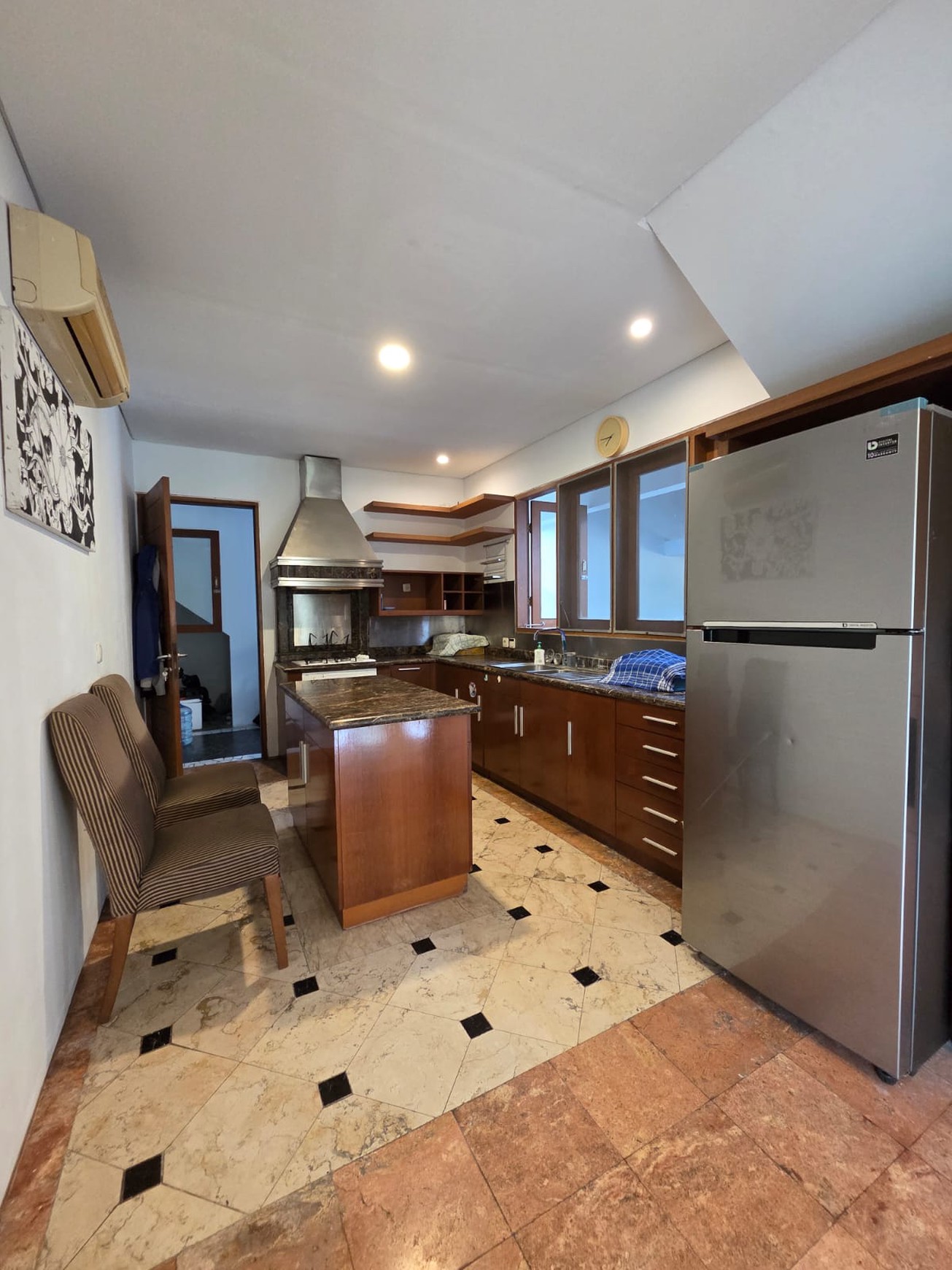 Rumah Mewah dengan lingkungan yang asri di Bintaro Jaya