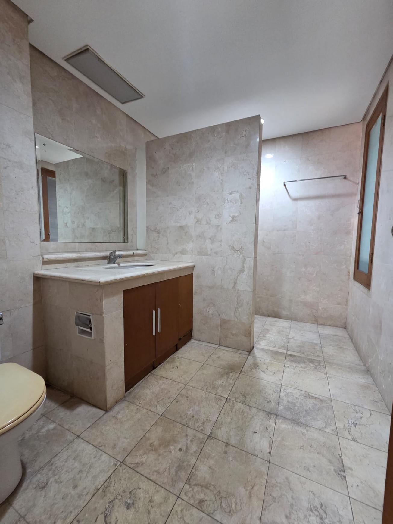 Rumah Mewah dengan lingkungan yang asri di Bintaro Jaya