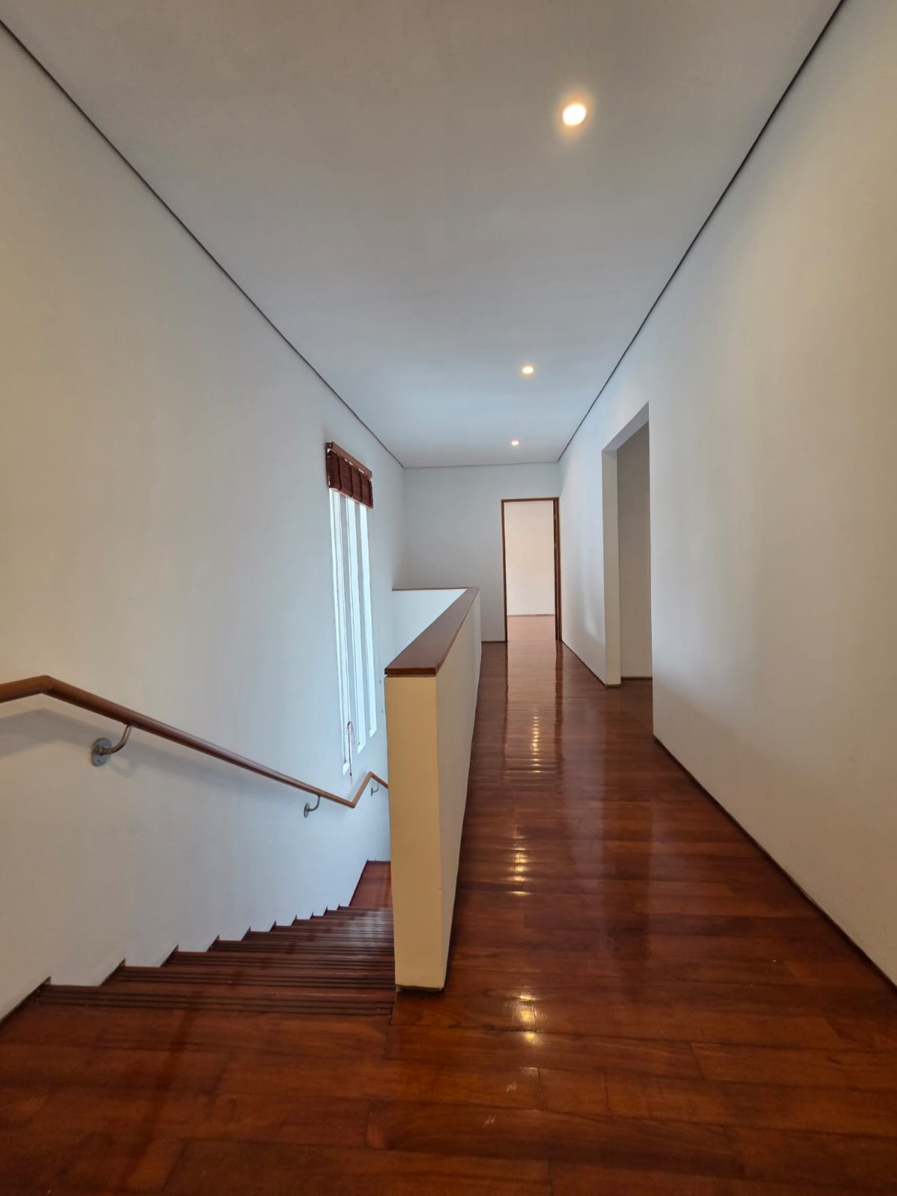 Rumah Mewah dengan lingkungan yang asri di Bintaro Jaya