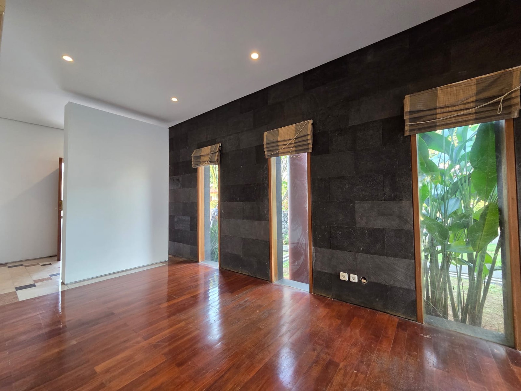 Rumah Mewah dengan lingkungan yang asri di Bintaro Jaya