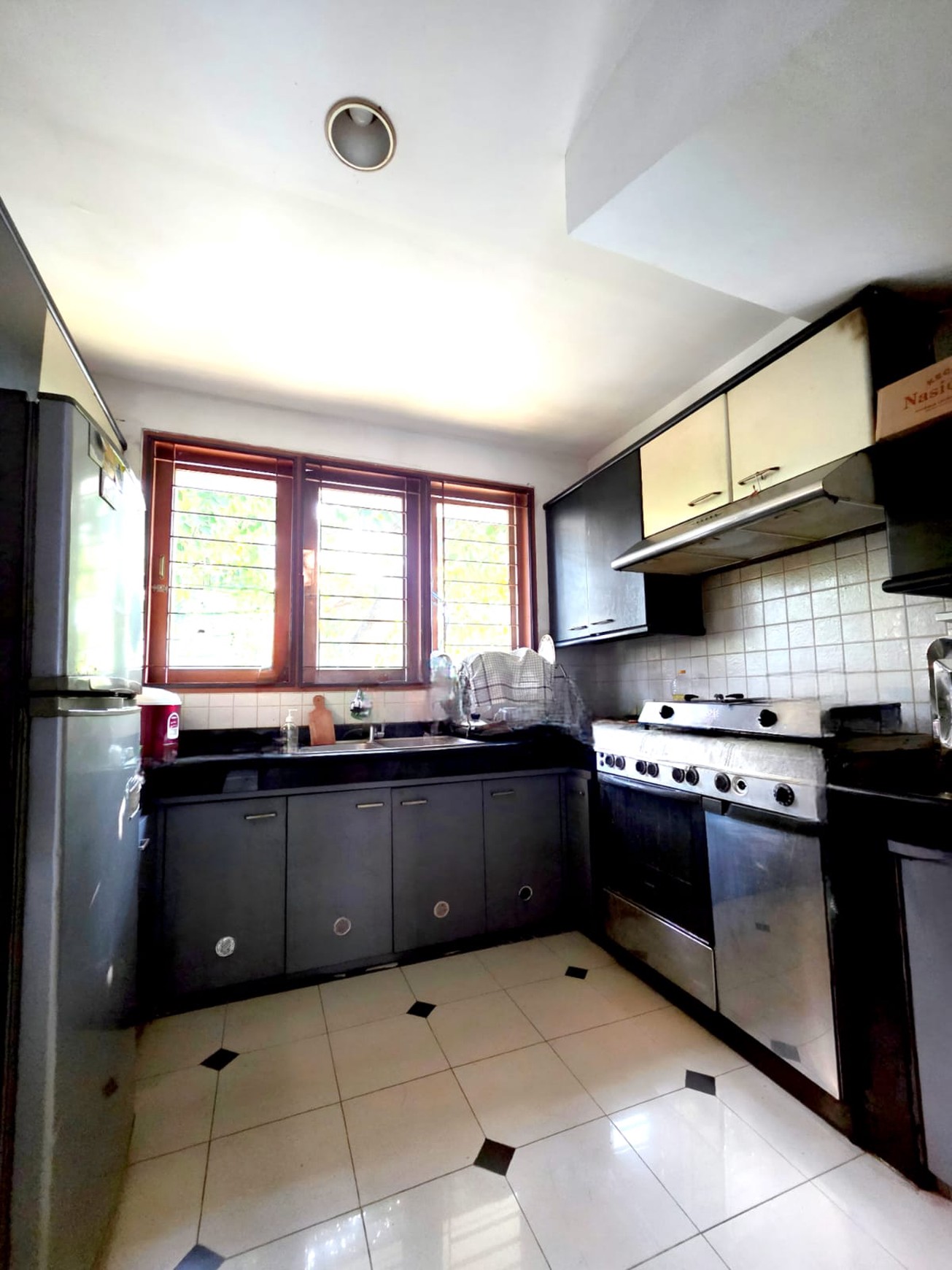 Rumah Mewah dengan lingkungan yang asri di Bintaro Jaya