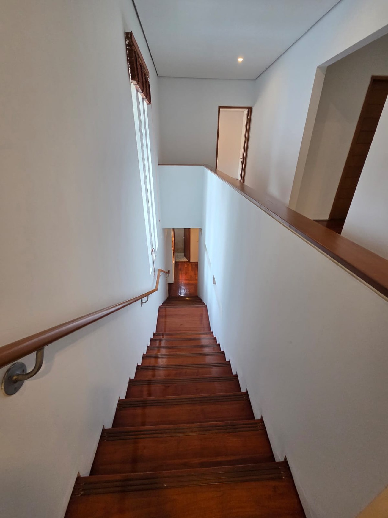 Rumah Mewah dengan lingkungan yang asri di Bintaro Jaya