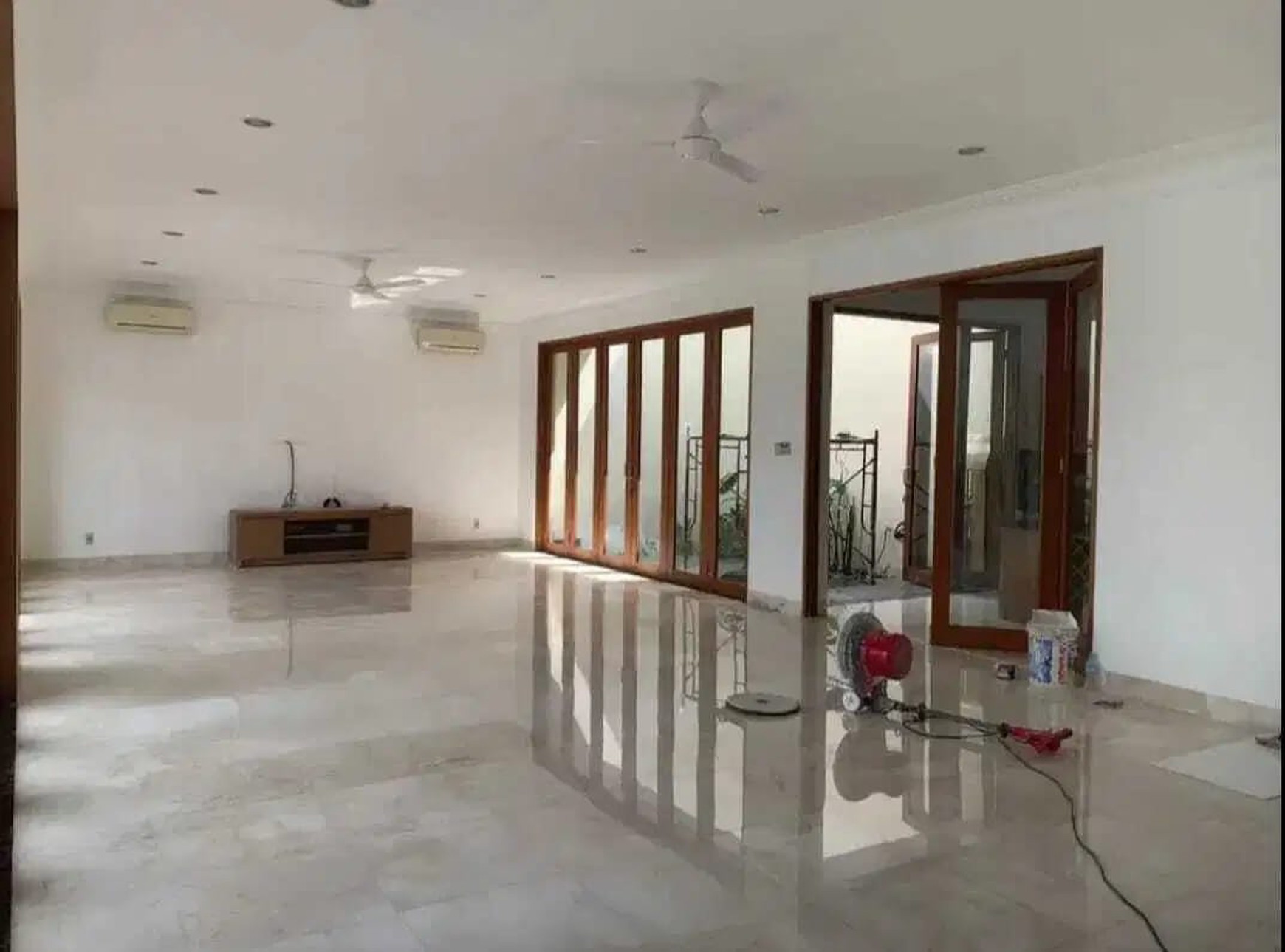 Dijual Rumah Mewah di Cipete - Nyaman, Asri dan Lokasi Premium.