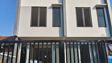 Dijual Ruko 3 lantai di Jalan Tambaksari Surabaya