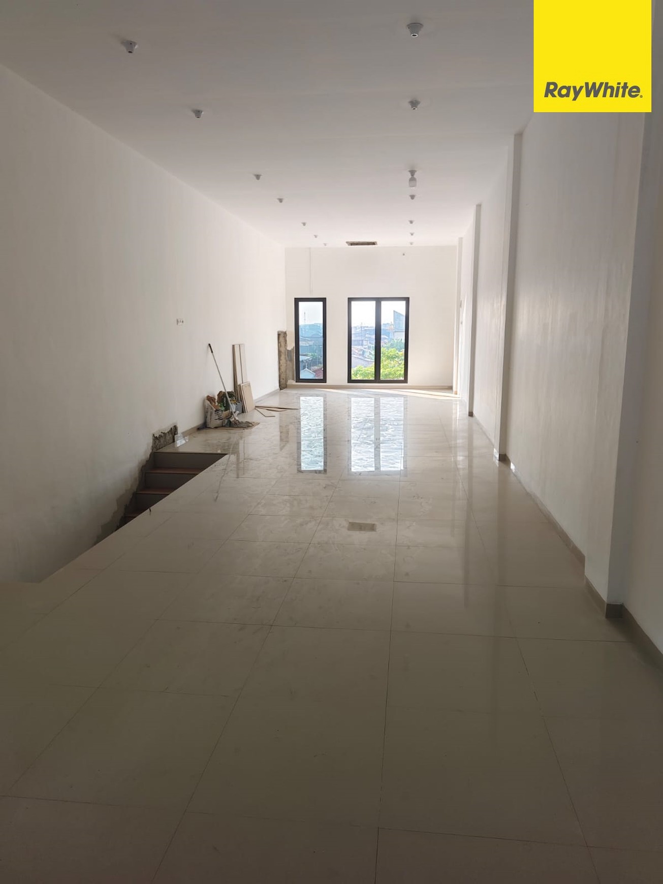 Dijual Ruko 3 lantai di Jalan Tambaksari Surabaya