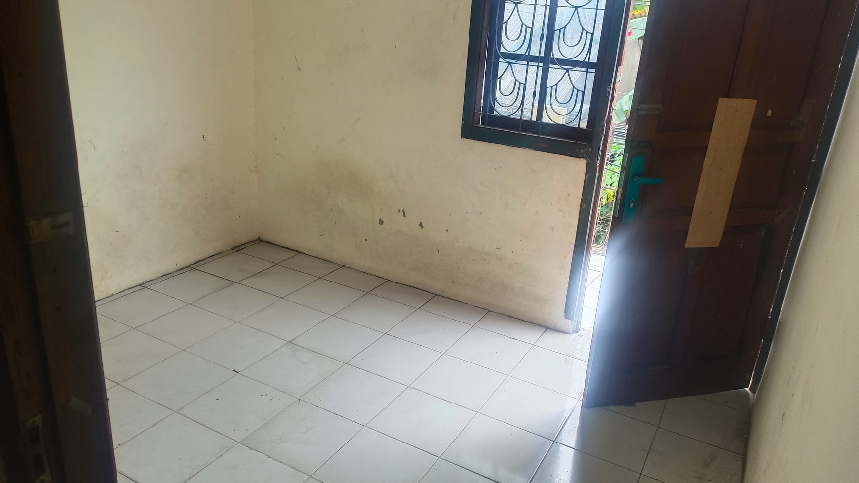 Rumah kontrakan siap huni dengan lingkungan yang aman di pondok aren