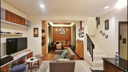 Rumah cantik siap huni Lokasi stratgis di Delatinos BSD