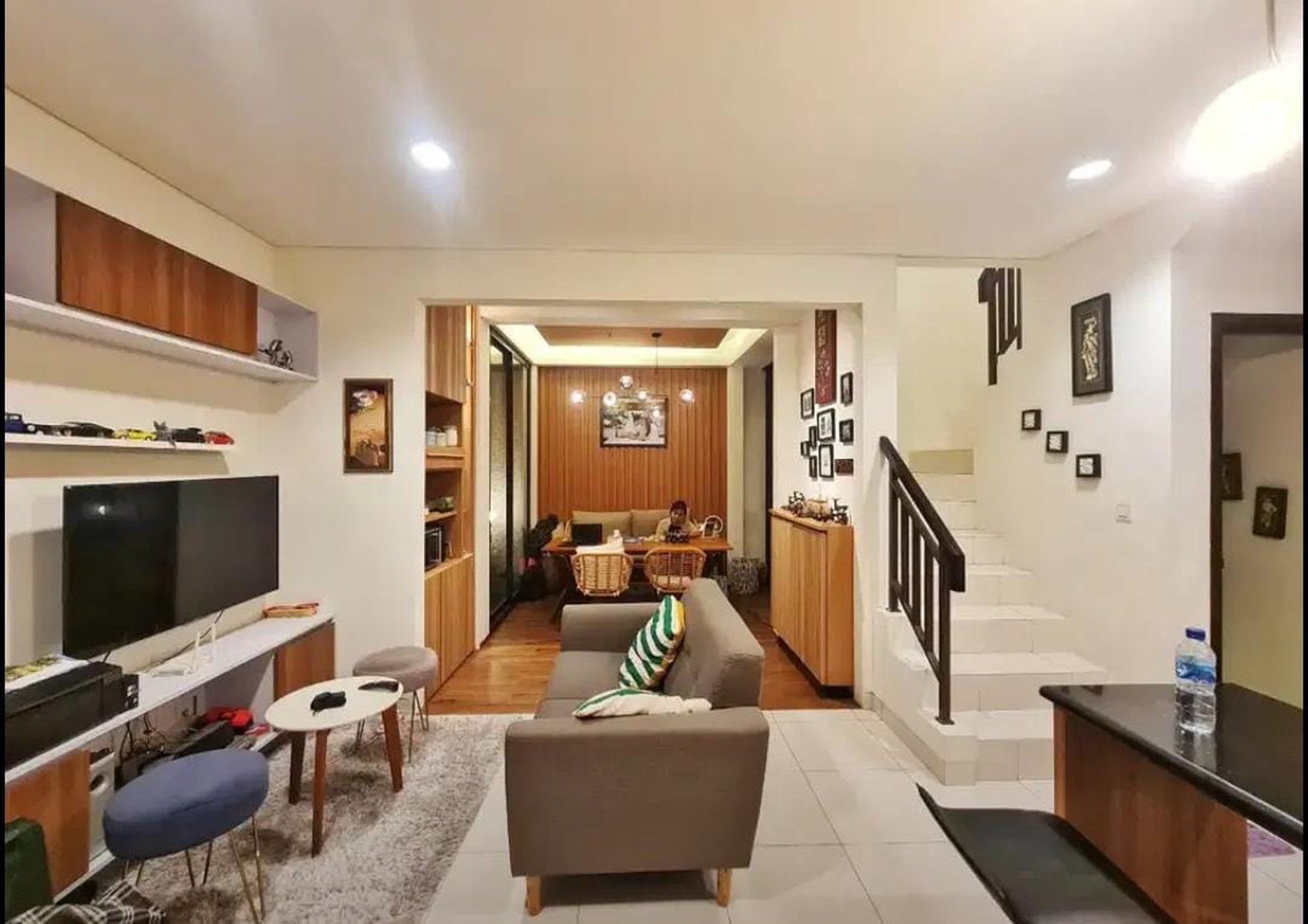 Rumah cantik siap huni Lokasi stratgis di Delatinos BSD