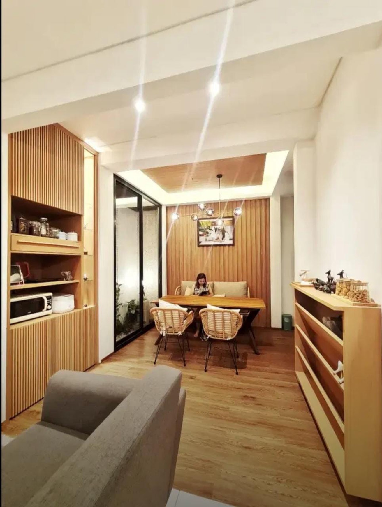 Rumah cantik siap huni Lokasi stratgis di Delatinos BSD