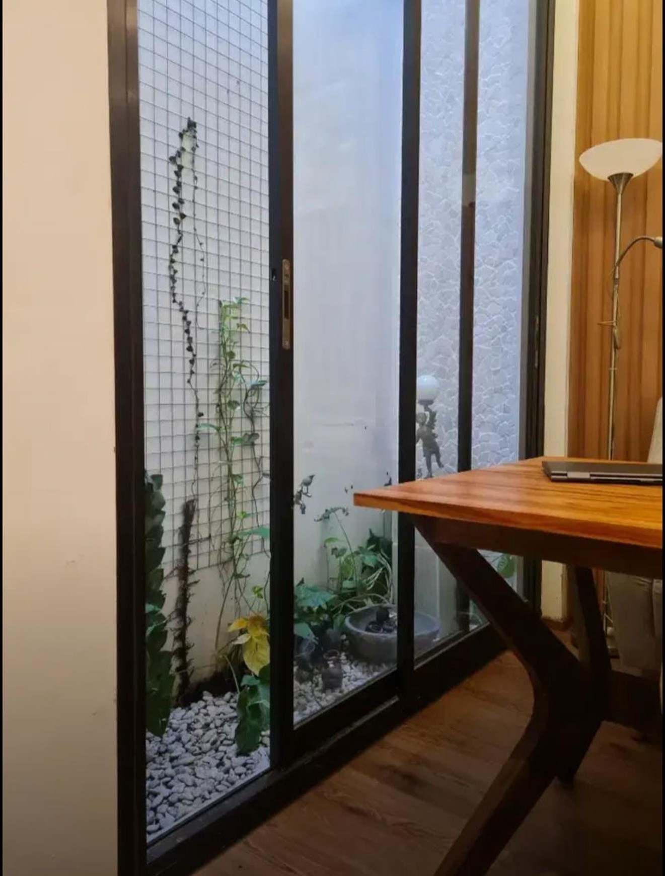 Rumah cantik siap huni Lokasi stratgis di Delatinos BSD