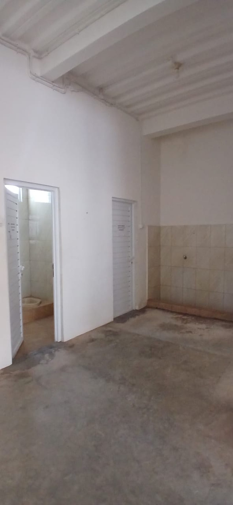 Bangunan Komersial Cocok Untuk Usaha Lokasi Strategis Dekat Pasar Kolombo