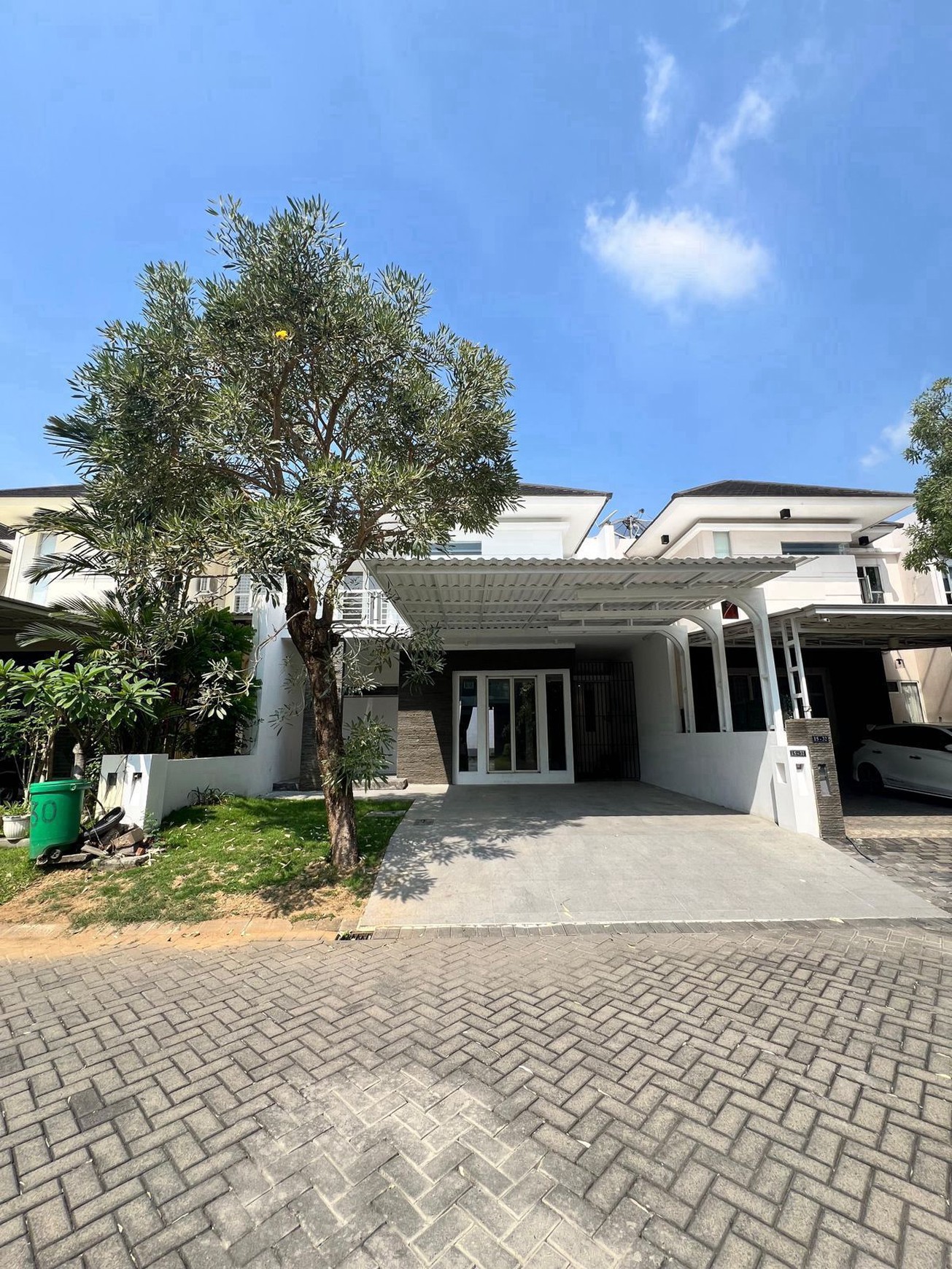 Dijual Rumah Minimalis 2 Lt Wisata Bukit Mas II  Cluster Du Louvre Surabaya Barat