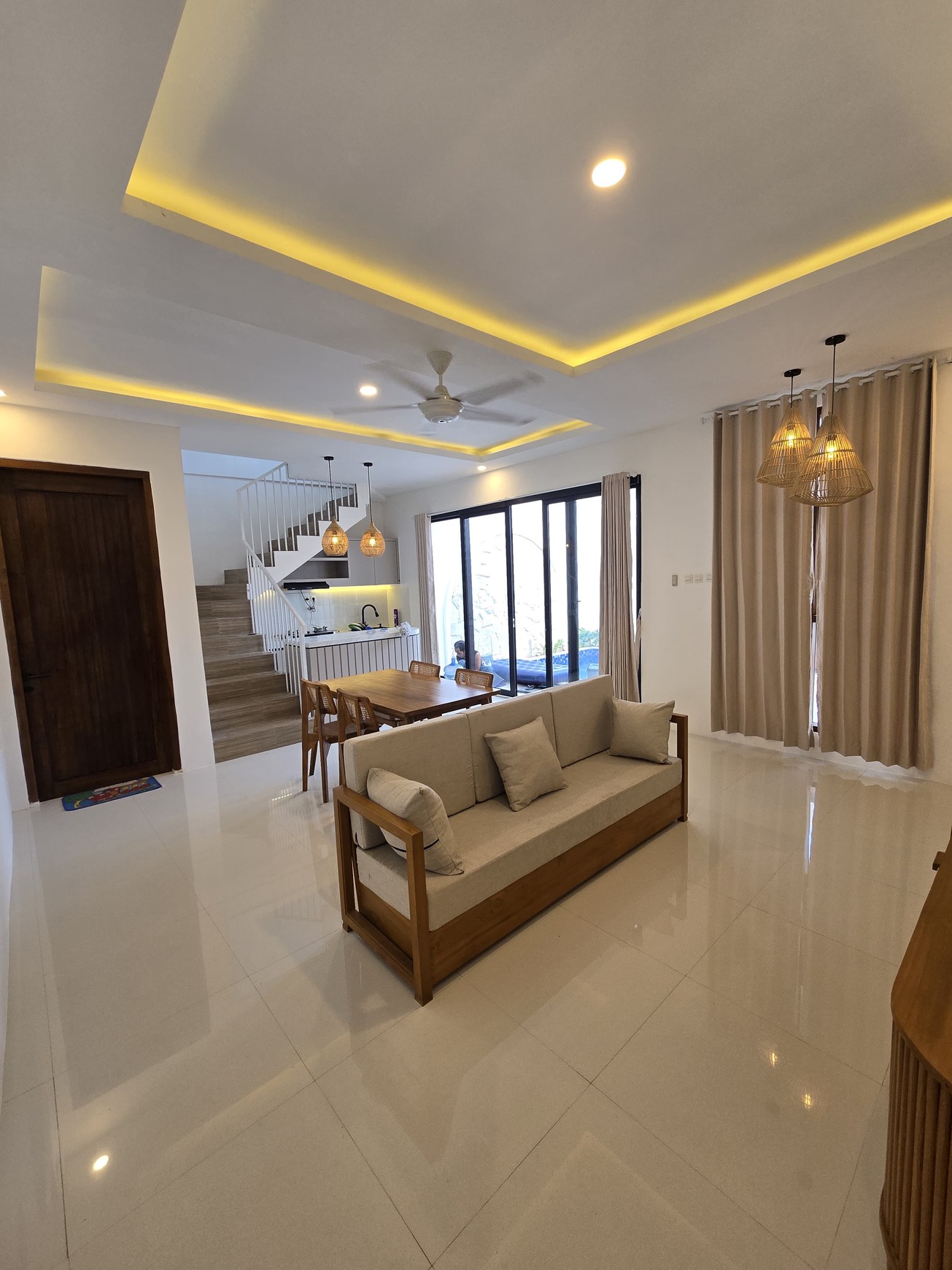 Dijual Villa Mediterania Mewah di Canggu - Hanya 2 KM ke Pantai Berawa!