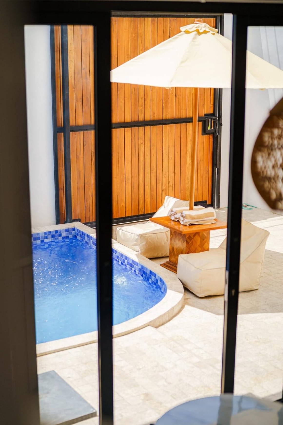 Dijual Villa Mediterania Mewah di Canggu - Hanya 2 KM ke Pantai Berawa!