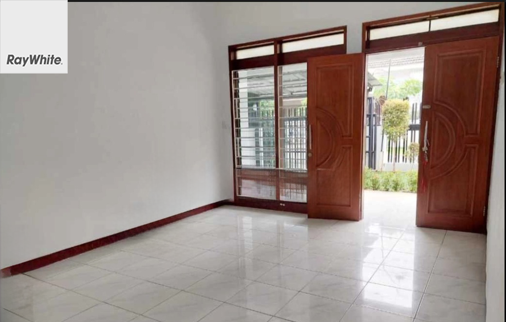 FOR SALE Rumah Asri 1 Lantai Kayu Putih Jakarta Timur