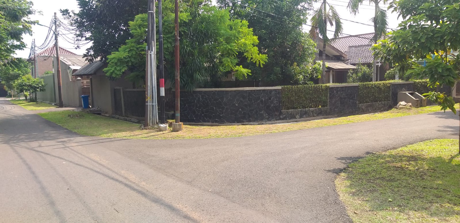 Rumah Asri Sejuk Hijau di Cipayung Jakarta Timur