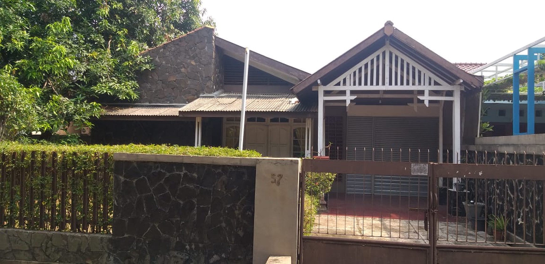 Rumah Asri Sejuk Hijau di Cipayung Jakarta Timur