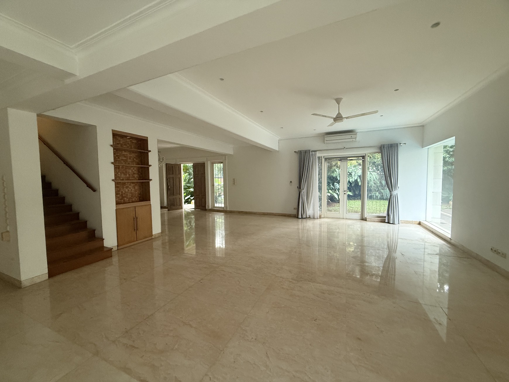 BEAUTIFUL HOUSE AT SENOPATI AREA