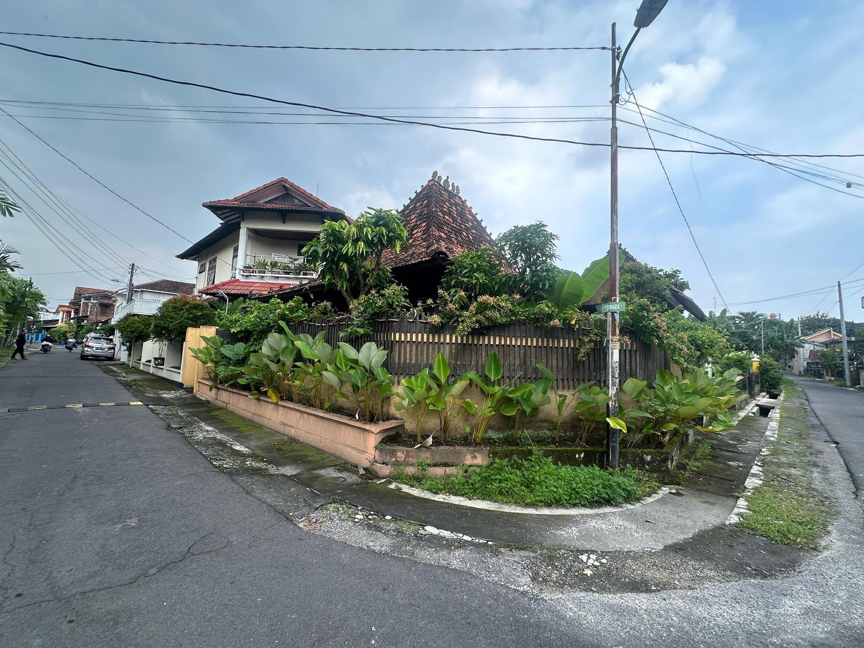 Rumah Hitung Tanah Area Cipete