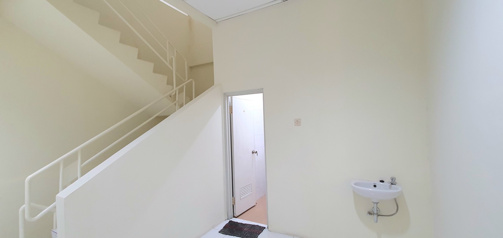 Ruko Artha Gading Boulevard depan Kirana, Kelapa Gading. Rapih, bersih, siap pakai. Selesai renovasi akhir 2024