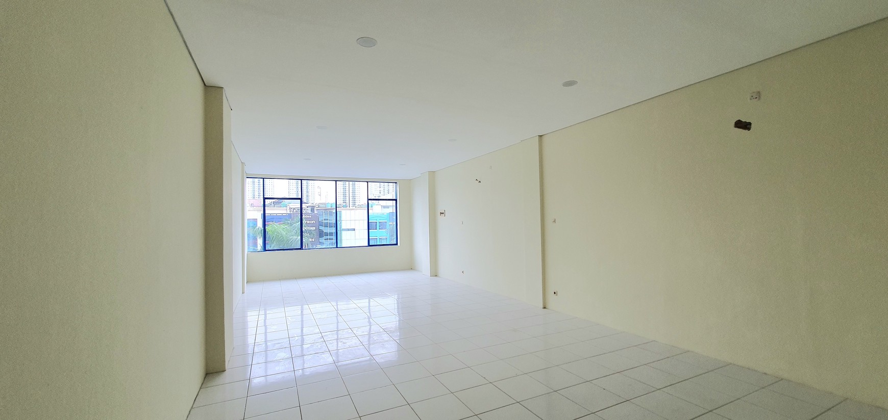 Ruko Artha Gading Boulevard depan Kirana, Kelapa Gading. Rapih, bersih, siap pakai. Selesai renovasi akhir 2024