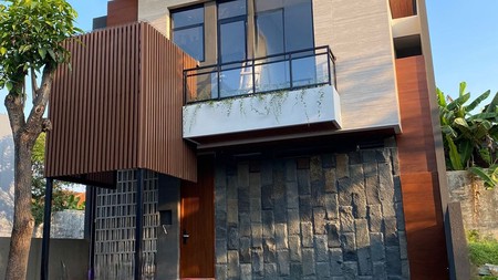 DIJUAL RUMAH BARU MODERN Tropical Balinese, CitraLand Utama, Surabaya Barat