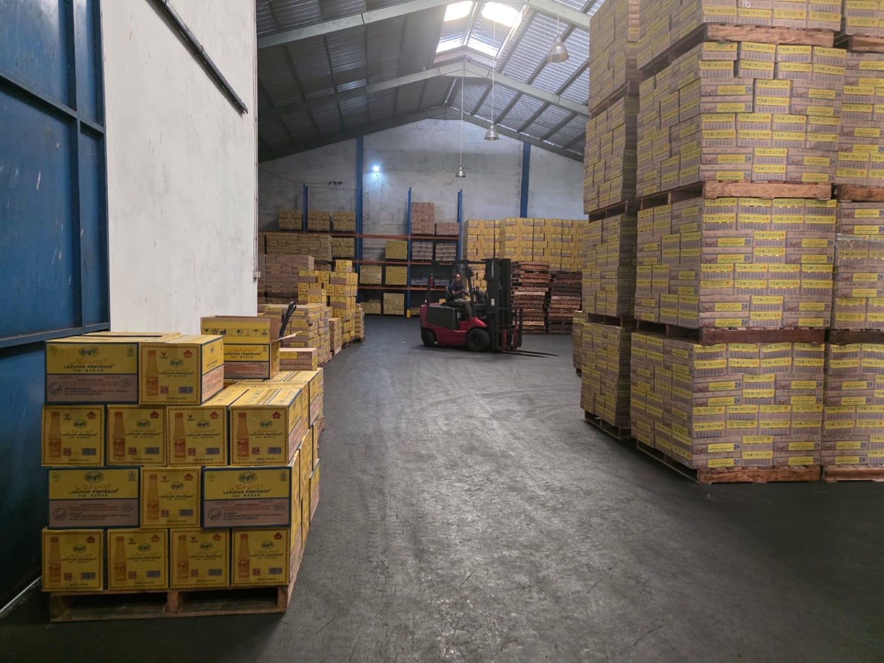 Gudang Jl Husen Sastranegara, Benda Tangerang