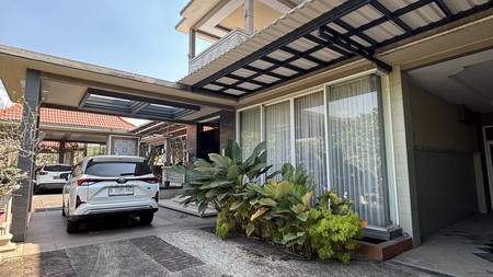 Rumah Villa  3 lantai di Belakang Bukit Golf Cibubur