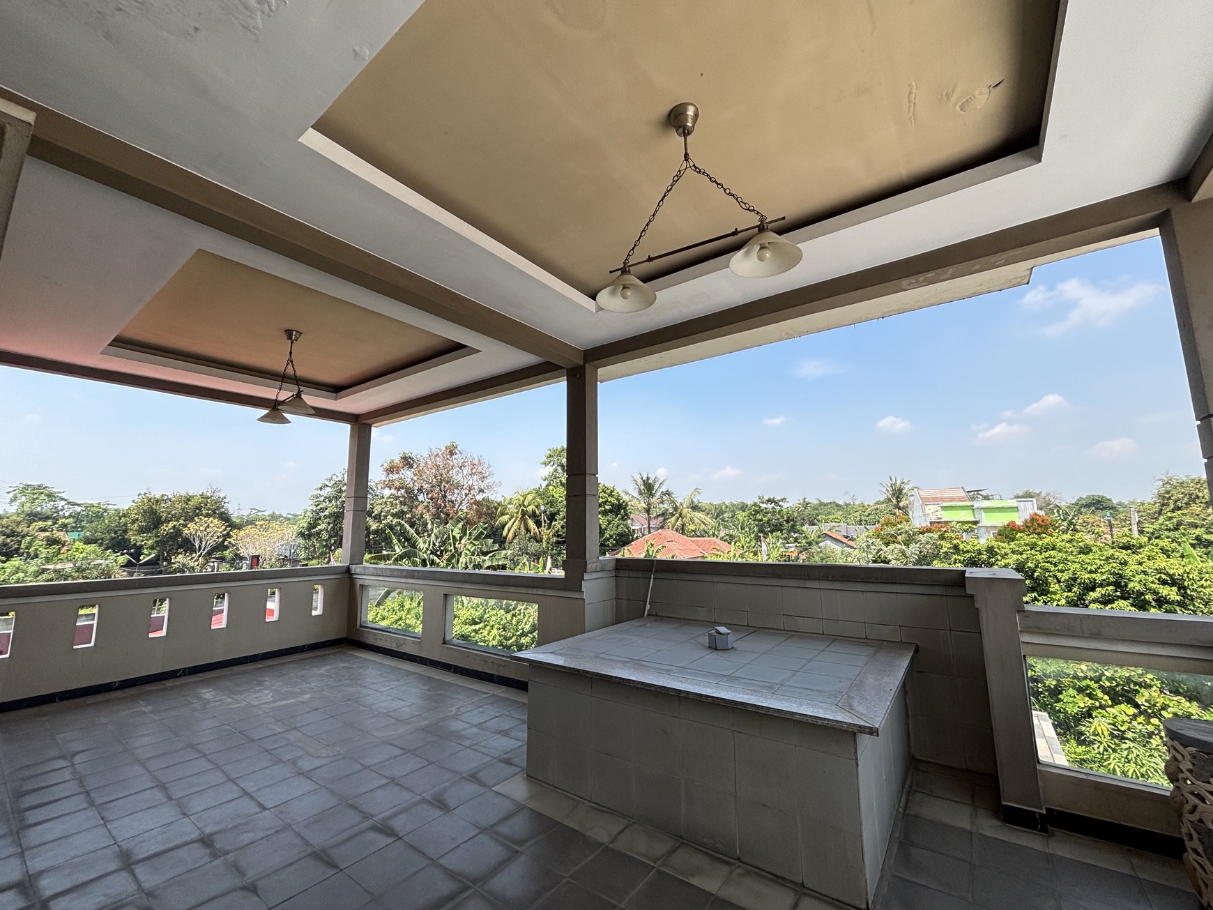 Rumah Villa  3 lantai di Belakang Bukit Golf Cibubur