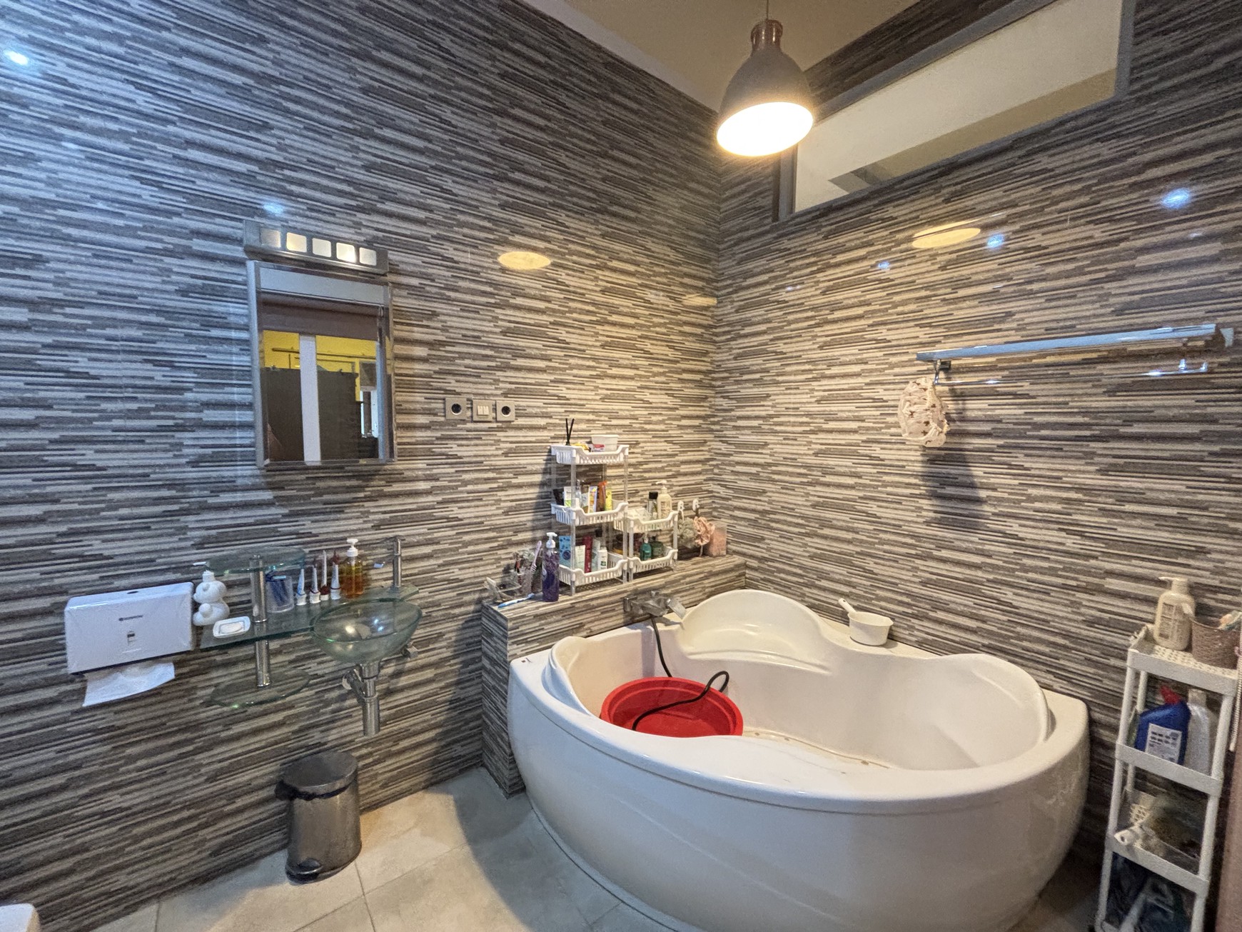 Rumah Villa  3 lantai di Belakang Bukit Golf Cibubur