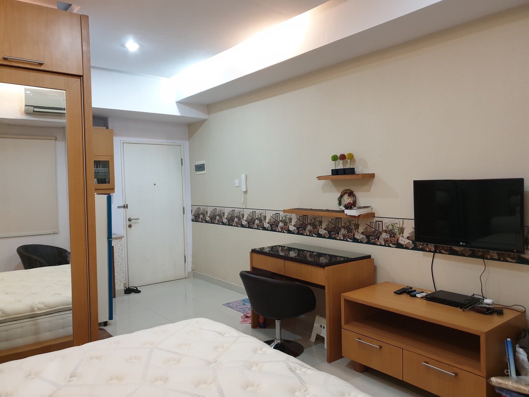 Dijual Cepat Apartemen Studio Season City Tower C, Full Furnished Lantai 30 di Jakarta Barat