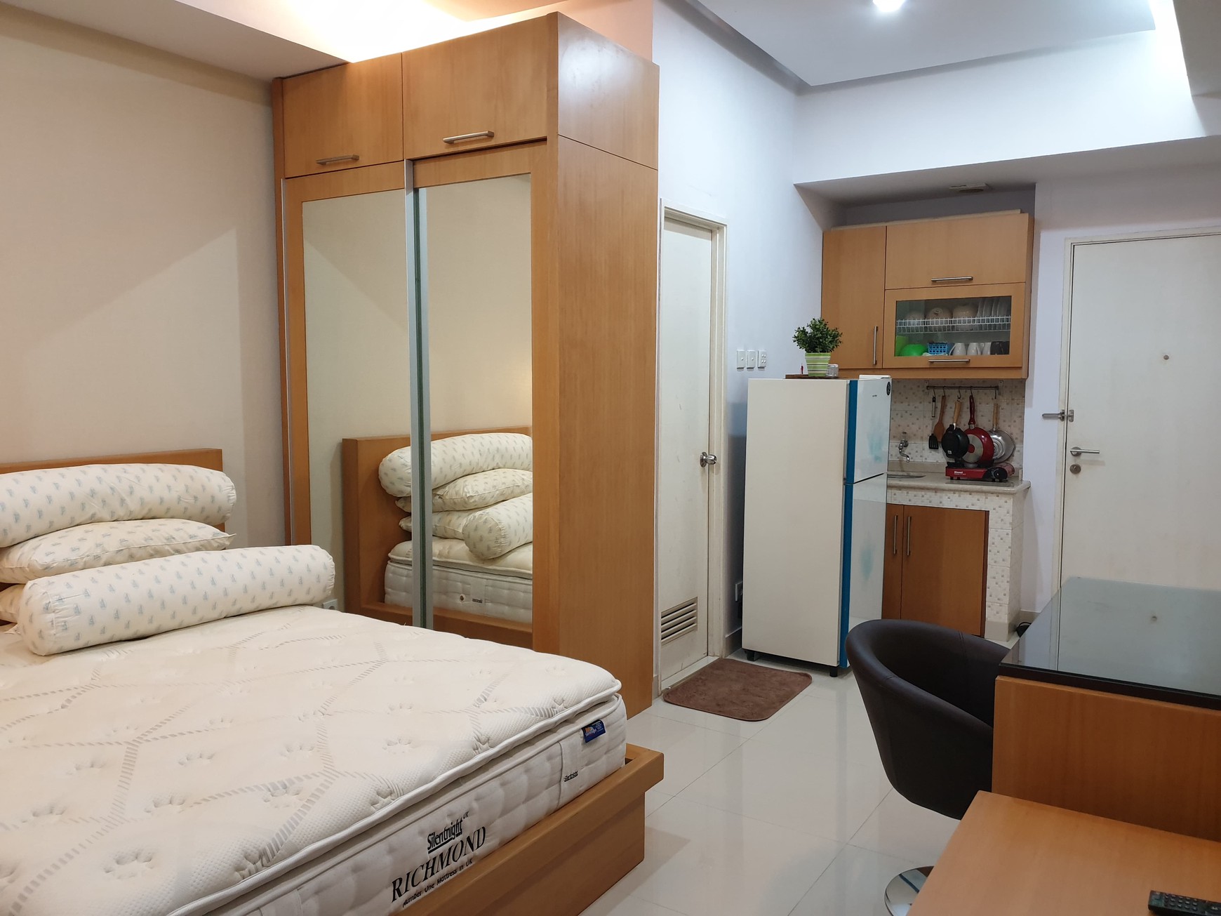 Dijual Cepat Apartemen Studio Season City Tower C, Full Furnished Lantai 30 di Jakarta Barat