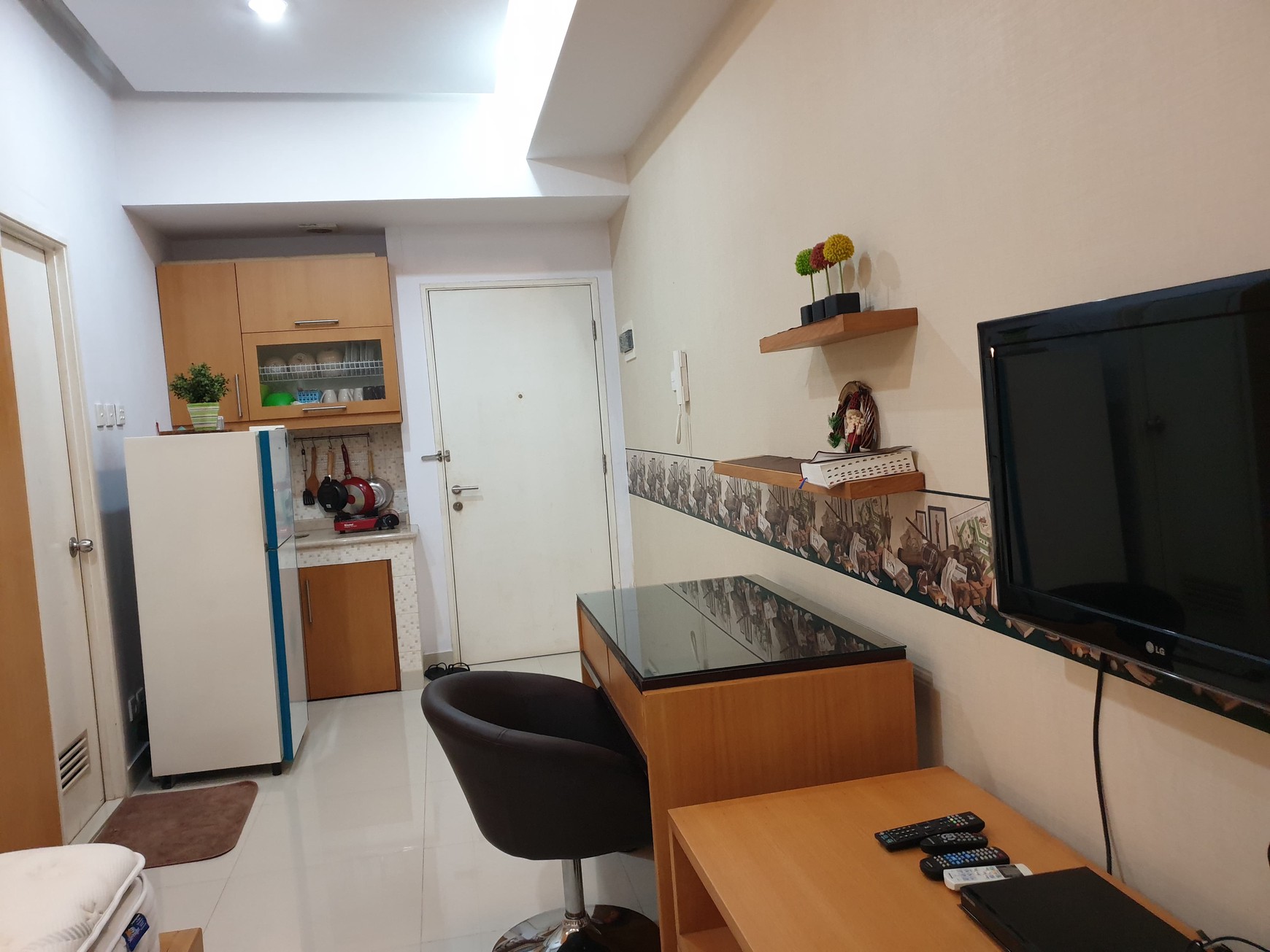 Dijual Cepat Apartemen Studio Season City Tower C, Full Furnished Lantai 30 di Jakarta Barat