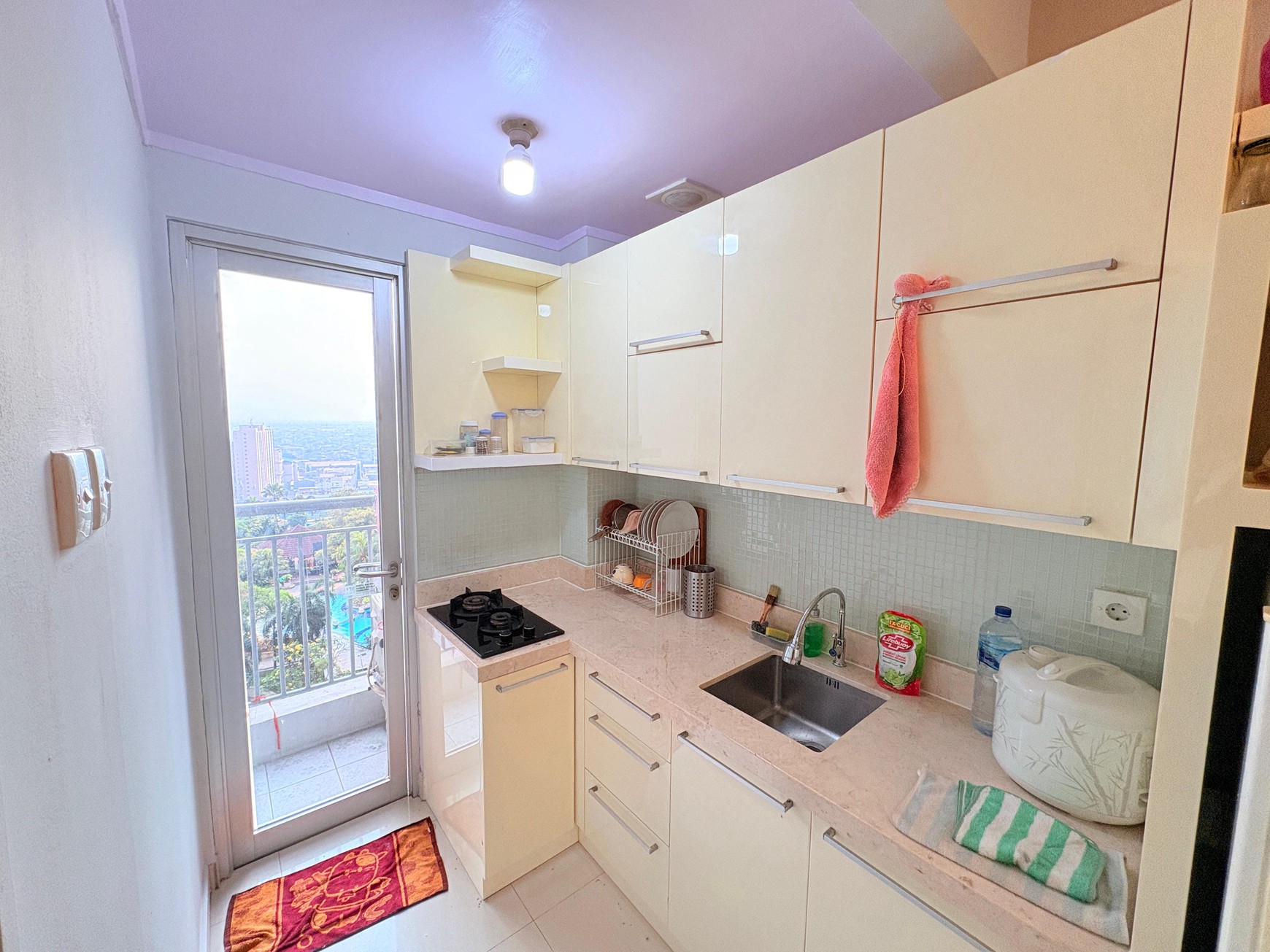 Dijual Cepat! Apartemen Season City tower C, Grogol Jakarta Barat, Lantai Tinggi dan Siap Huni