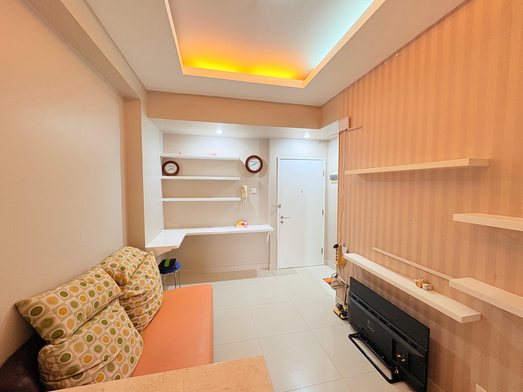 Dijual Cepat! Apartemen Season City tower C, Grogol Jakarta Barat, Lantai Tinggi dan Siap Huni