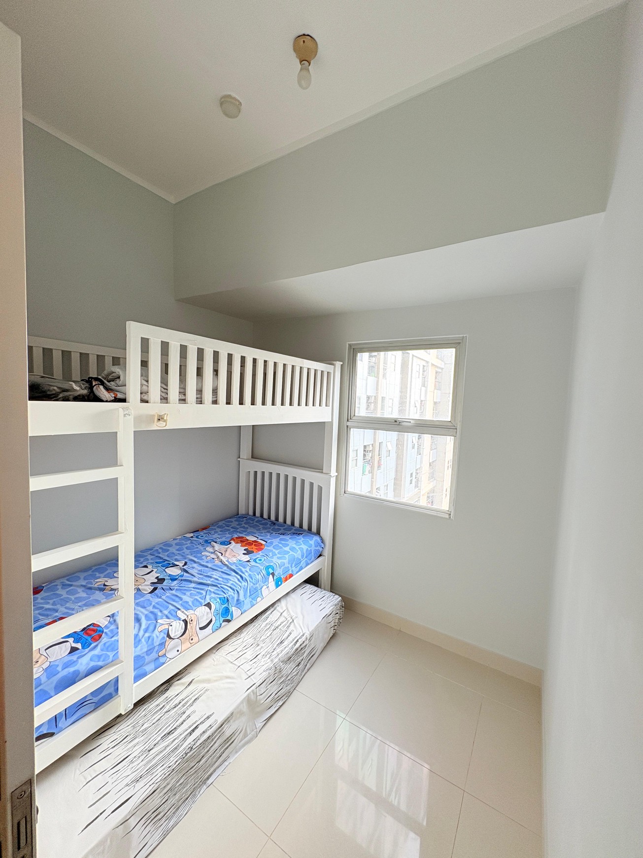 Dijual Cepat! Apartemen Season City tower C, Grogol Jakarta Barat, Lantai Tinggi dan Siap Huni