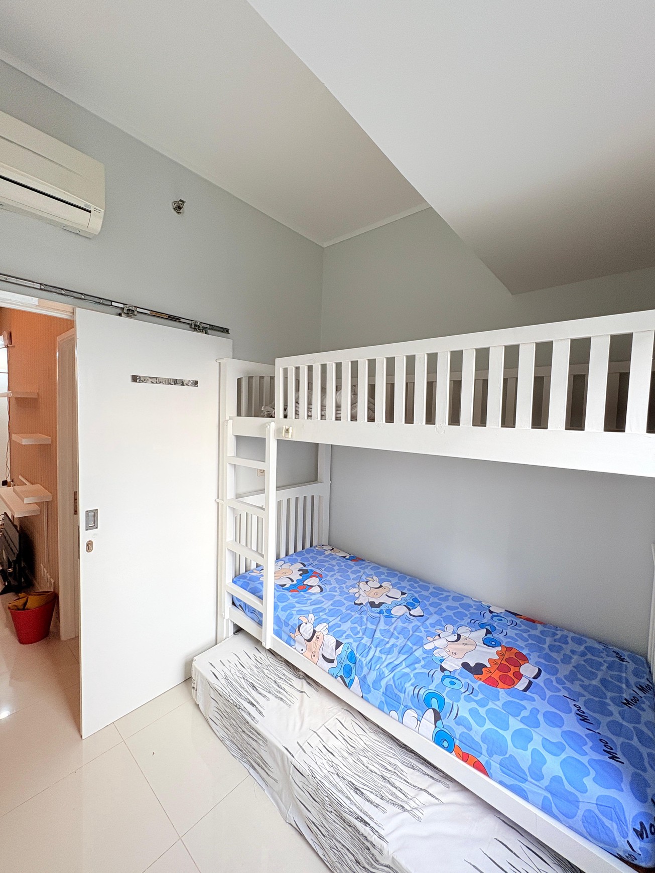 Dijual Cepat! Apartemen Season City tower C, Grogol Jakarta Barat, Lantai Tinggi dan Siap Huni
