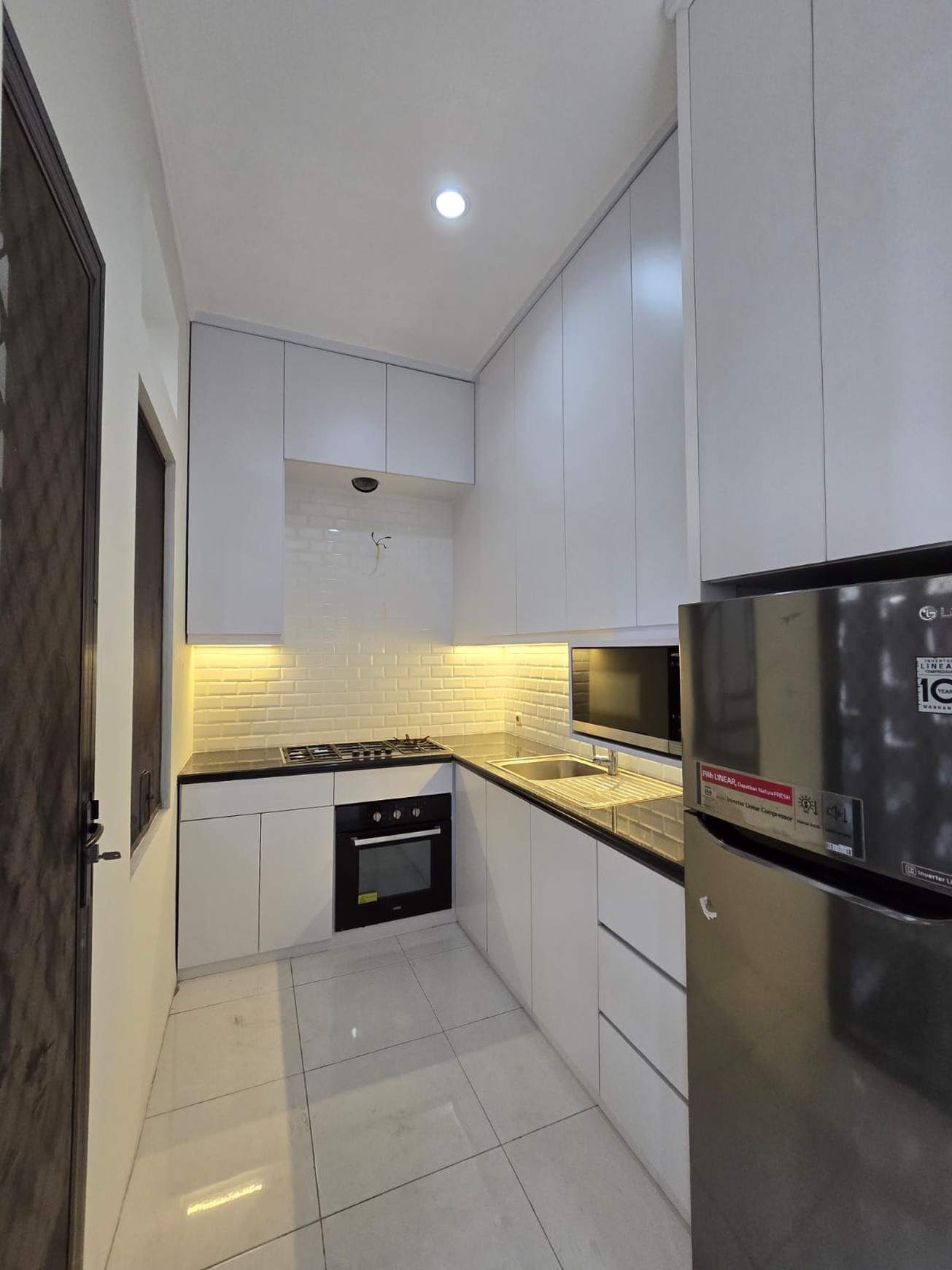 Dijual Cepat Rumah dalam cluster,2 lantai di Bintaro 9
