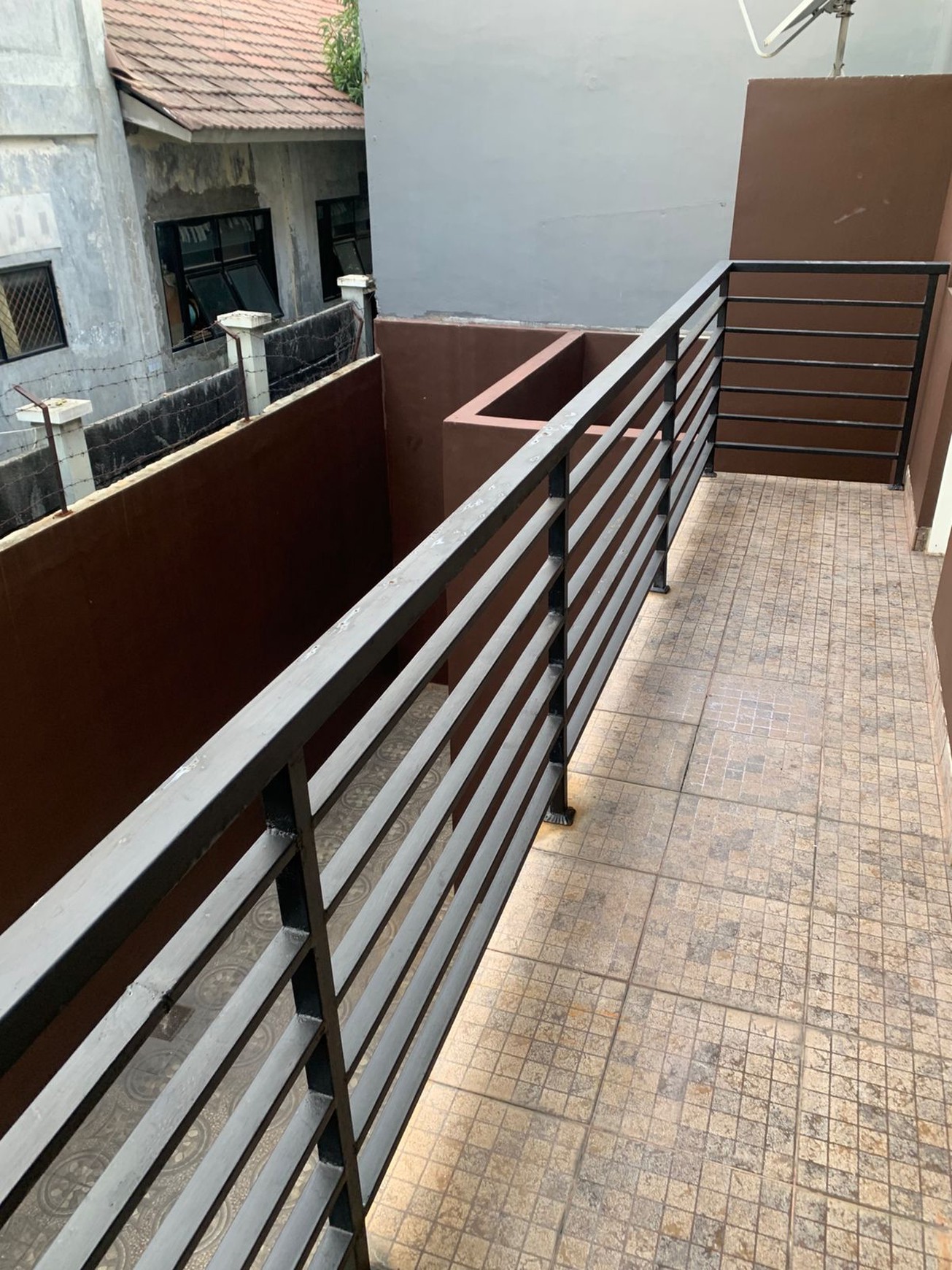 Rumah 2 lantai,dalam cluster,lingkungan ok di Bintaro Jaya 7