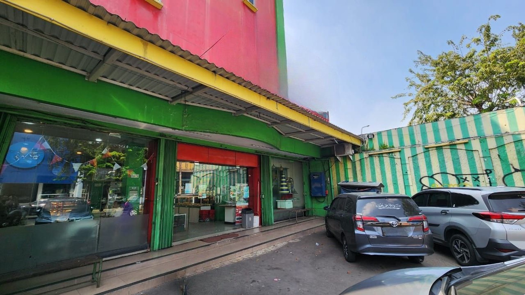 Ruko 4,5 Lantai Lokasi di Jl. Pahlawan Revolusi sangat cocok untuk usaha di area Premium Jakarta Timur