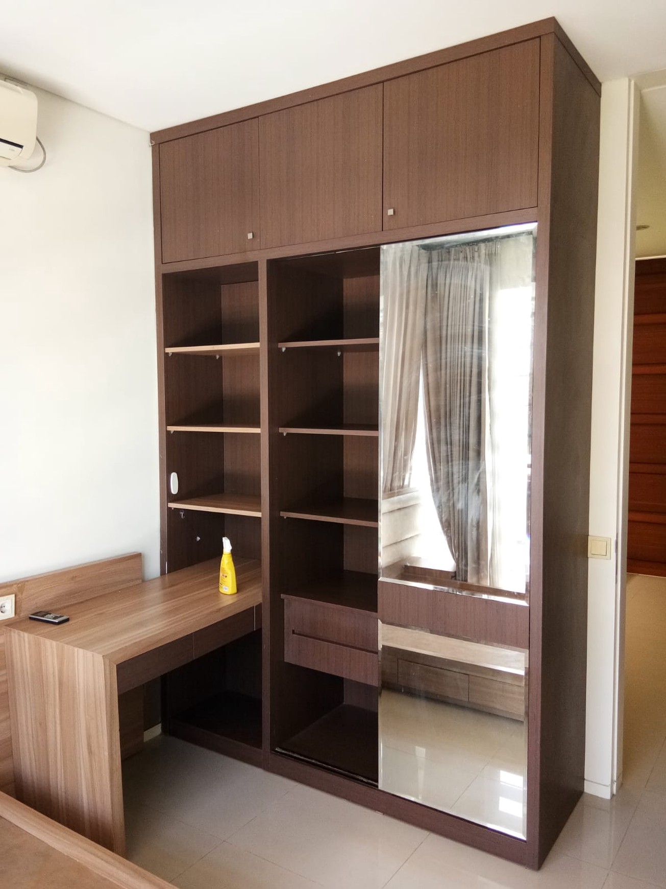 Disewakan Rumah Minimalis Furnish Newton Hill Citraland Surabaya