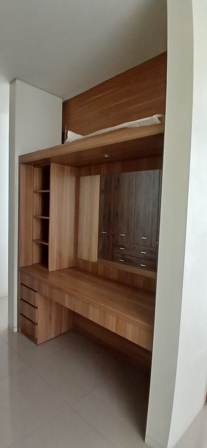 Disewakan Rumah Minimalis Furnish Newton Hill Citraland Surabaya