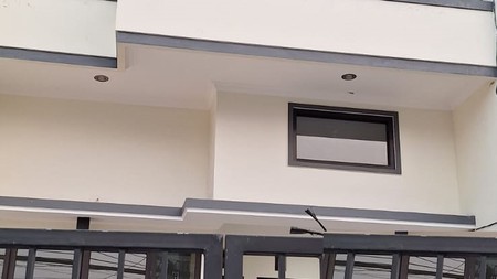 Dijual Rumah 2 lantai di Raya Tambak Medokan Ayu Surabaya
