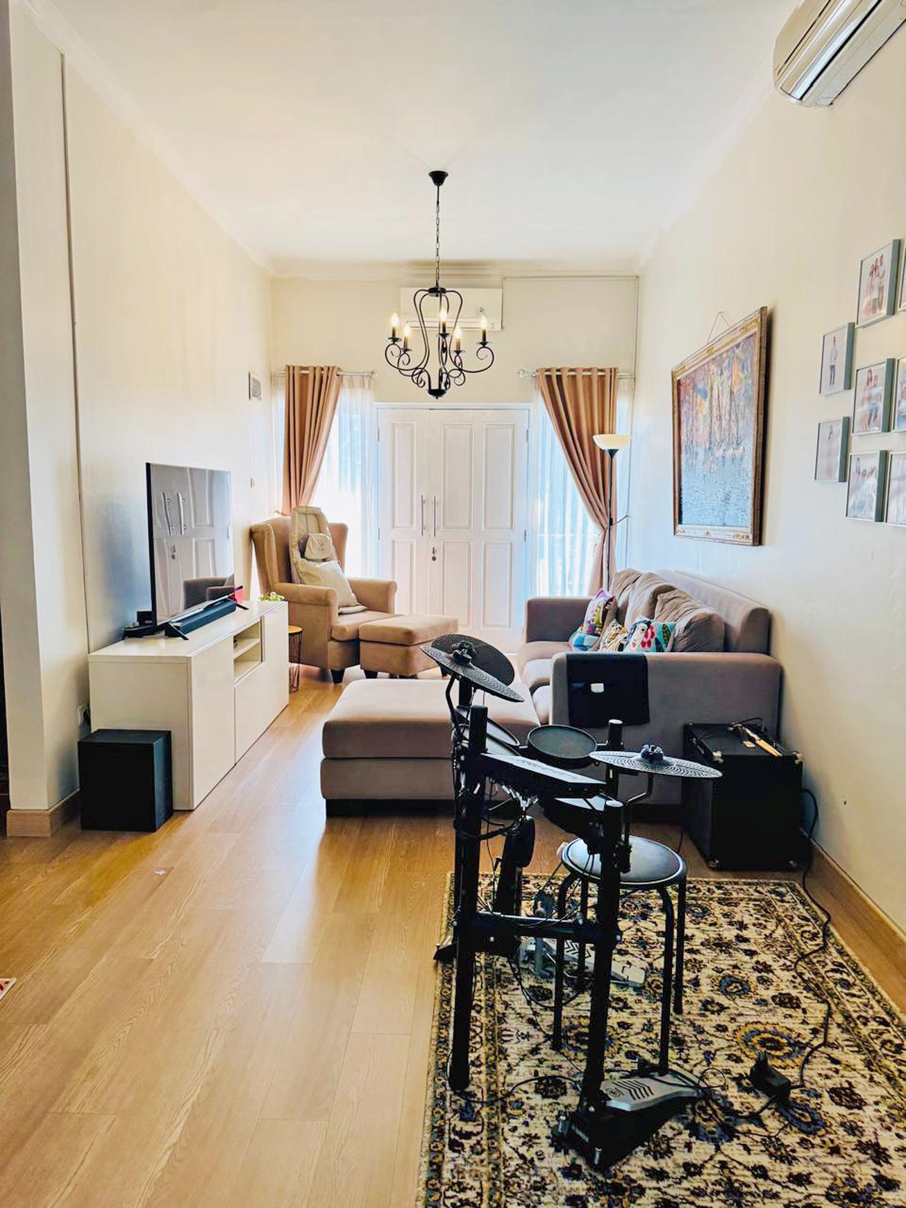 Rumah 2 lantai di Cluster Celesta Graha Raya Bintaro